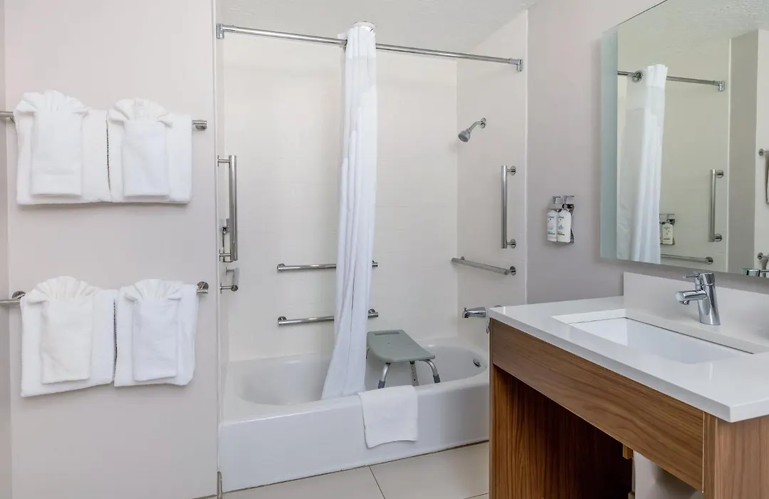 Holiday Inn Express Hotel & Suites Medford-Central Point By Ihg-1