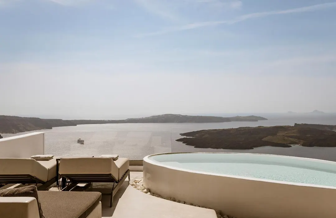 Aqua Luxury Suites By Nomee Hospitality Group-1