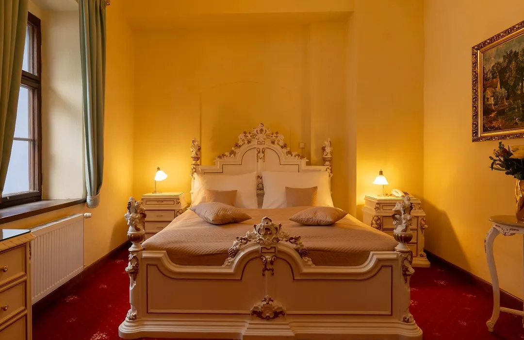 Lh Hotel Gold-1