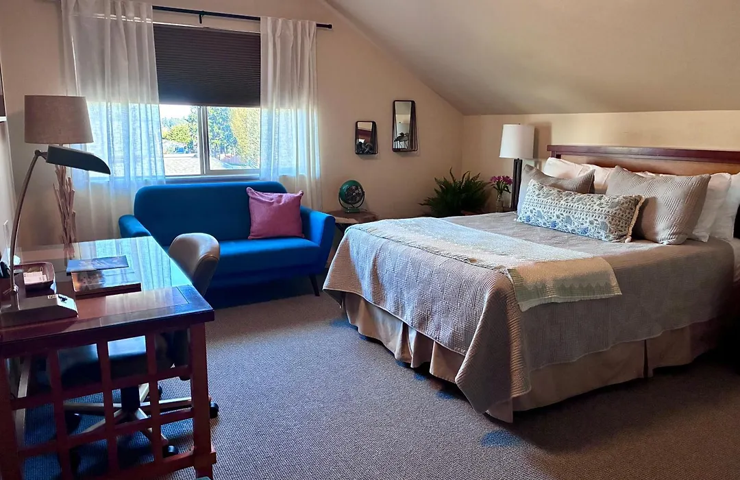 Discovery Inn-1
