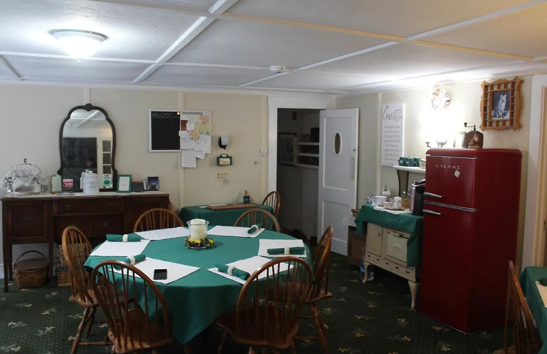Fox Creek Inn-1
