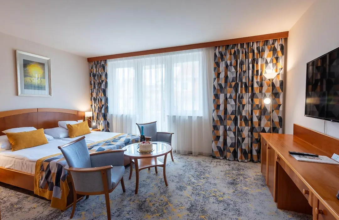 Palace Hotel Heviz-1