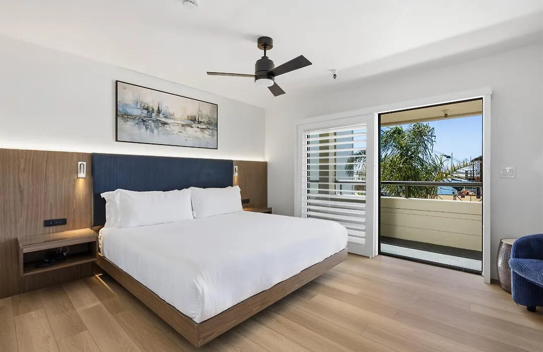 456 Embarcadero Inn & Suites-1