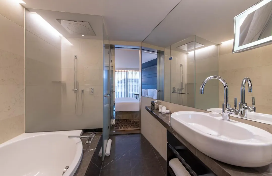 Royal Savoy Hotel & Spa-1