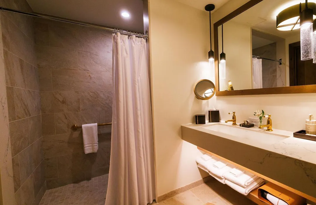 The Rusty Parrot Lodge And Spa-1