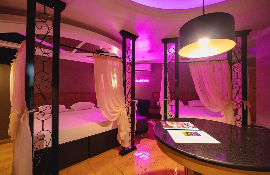 Monn Cherry Motel-1