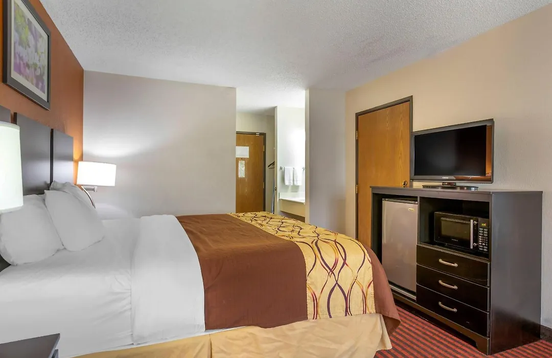 Rodeway Inn Coopersville-1