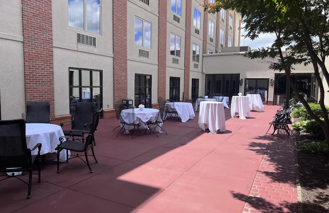 Doubletree By Hilton Bloomington-1