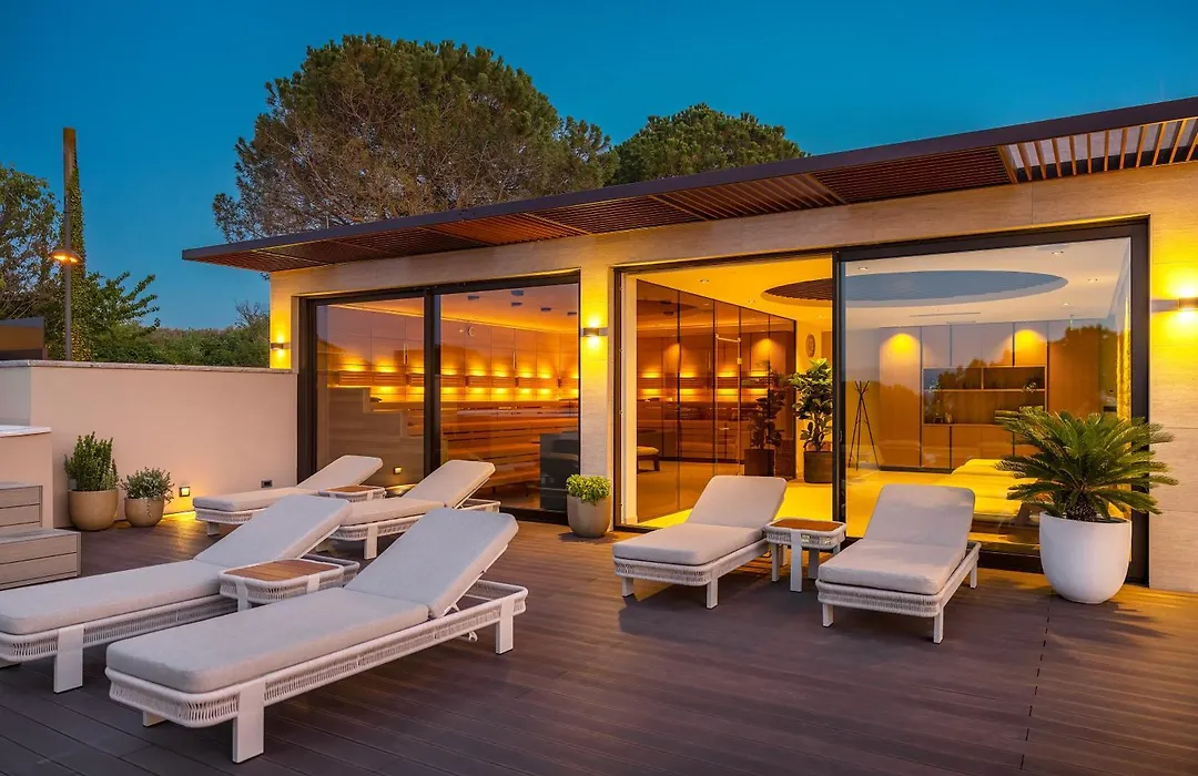 Spa&Wellness Hotel Pinia-1
