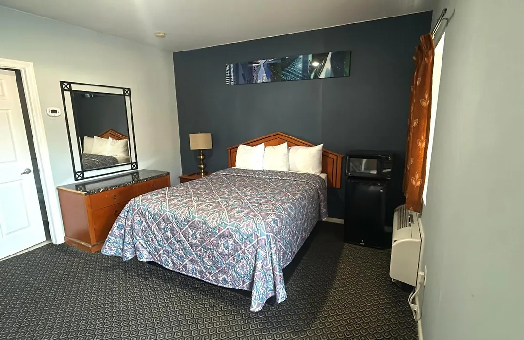 At 9 Motel Near Freehold I-195-1