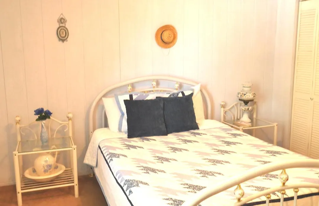 Tombstone Bordello Bed & Breakfast-1