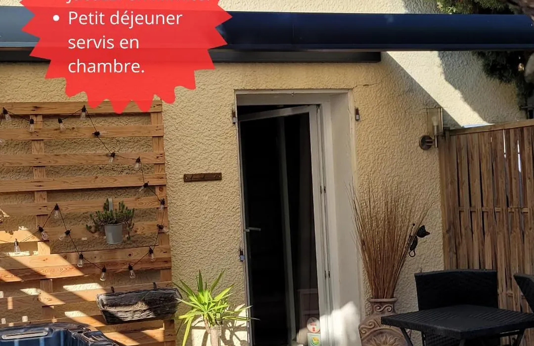 15' Cité de Carcassonne, chambre au calme, petit-déjeuner et jacuzzi en supplément-1