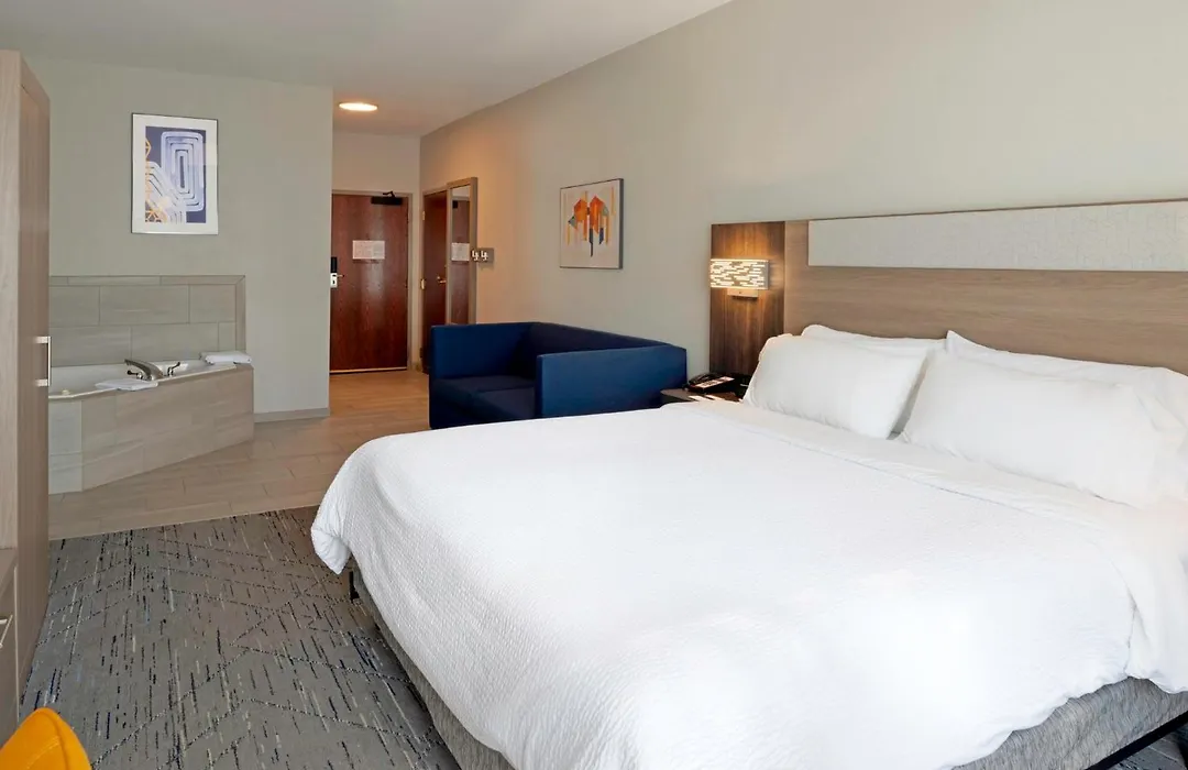 Holiday Inn Express Hotel & Suites Fort Atkinson By Ihg-1
