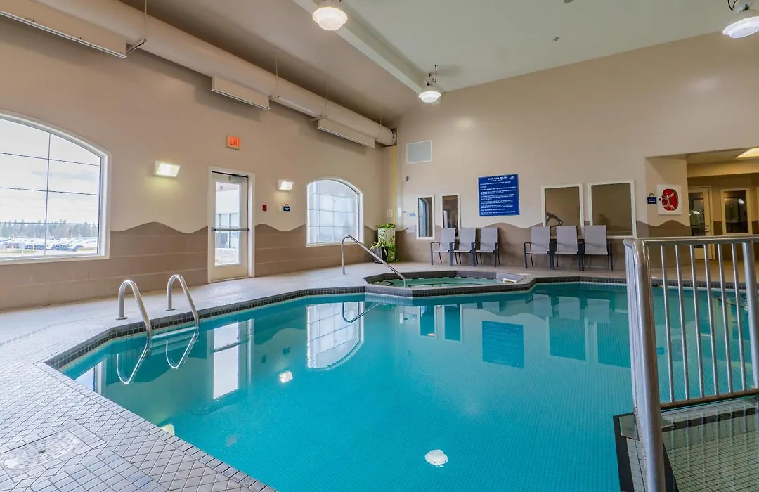 Days Inn & Suites By Wyndham Brandon-1