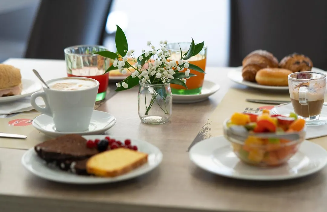 Hotel Jumbo-1