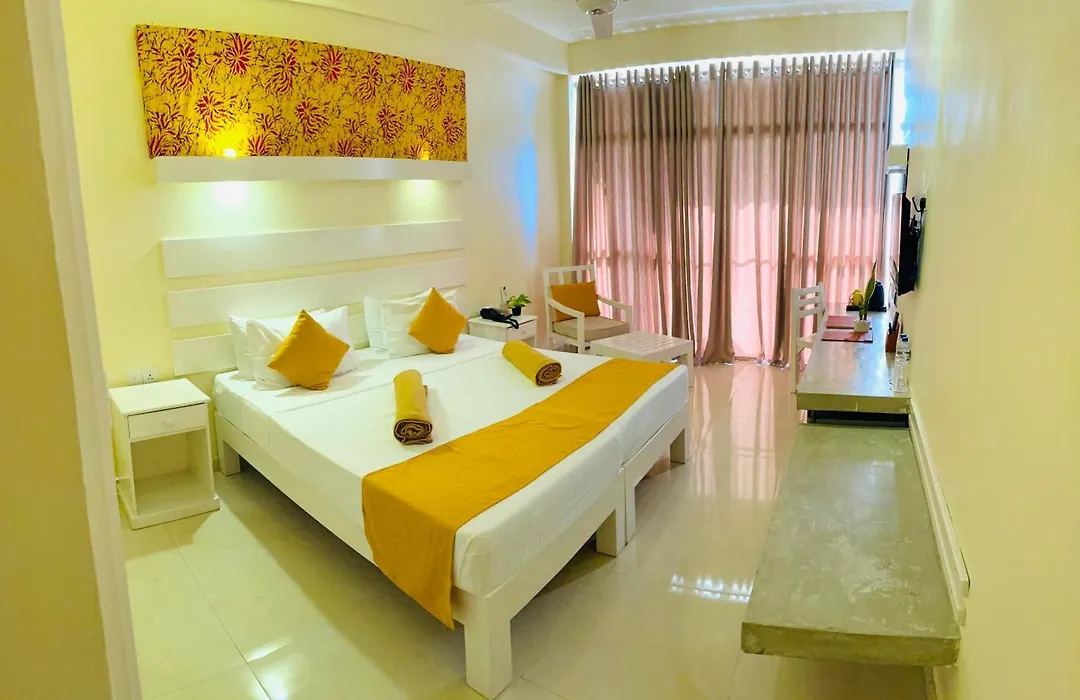 Beacon Beach Hotel Negombo-1