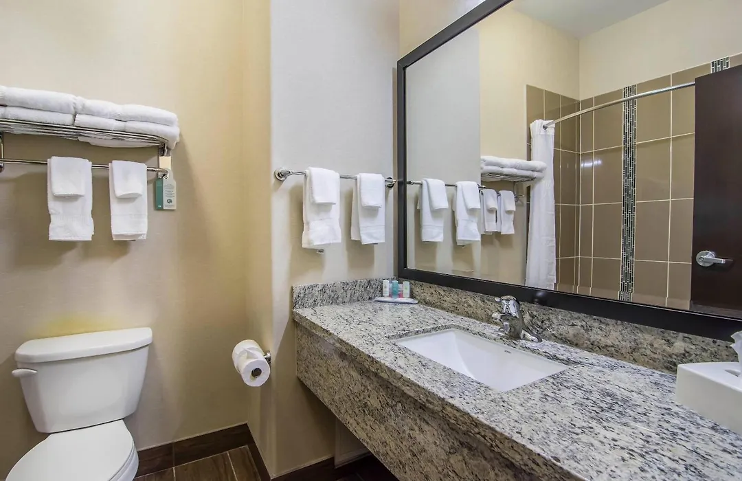 Comfort Inn & Suites-1