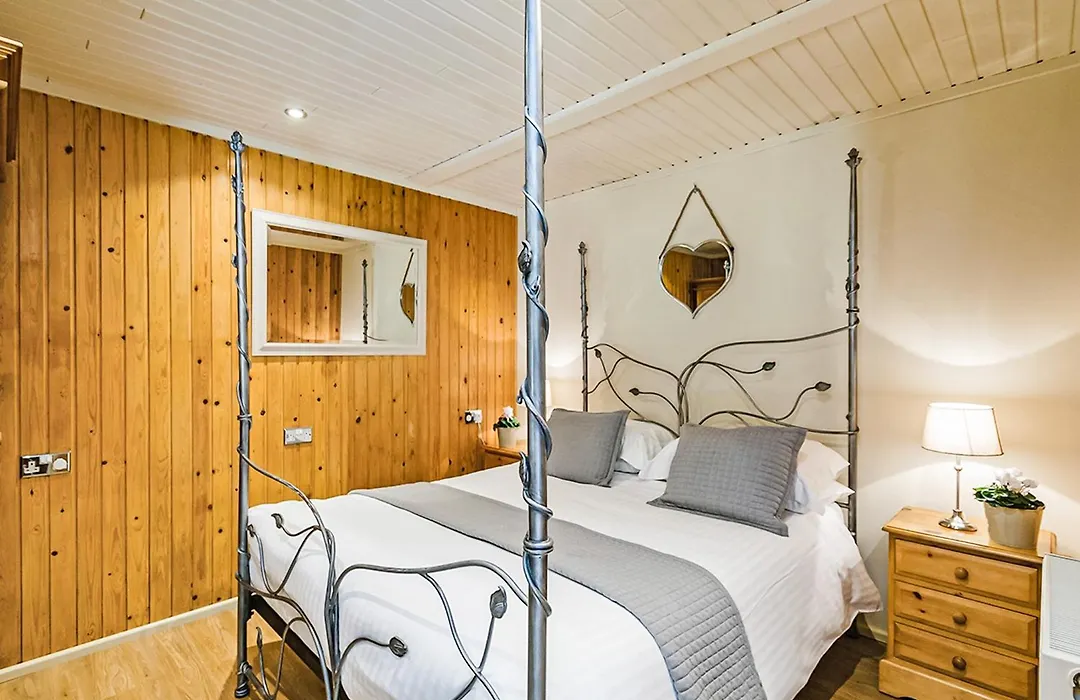 Springwood Lodges-1