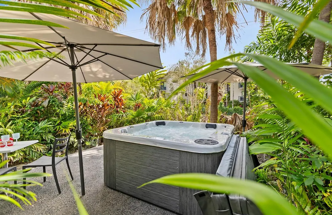 Trinity Beach Club Holiday Apartments-1