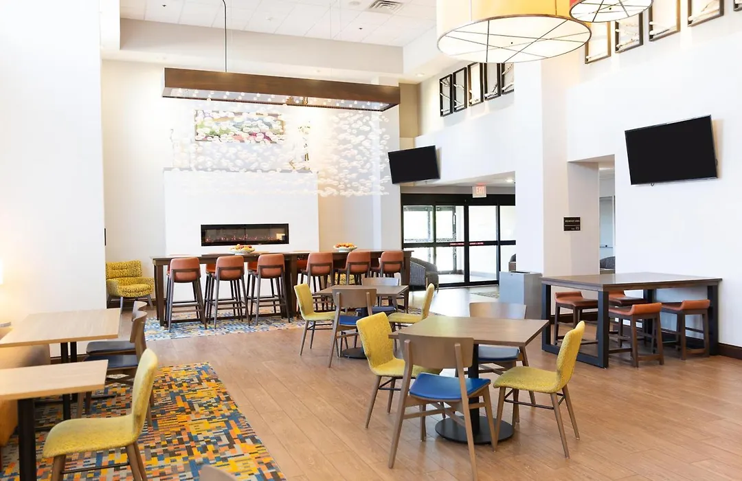 Hampton Inn & Suites Williamsport - Faxon Exit-1