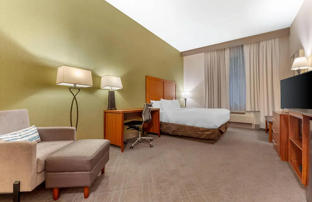 Comfort Inn & Suites Lavale - Cumberland-1