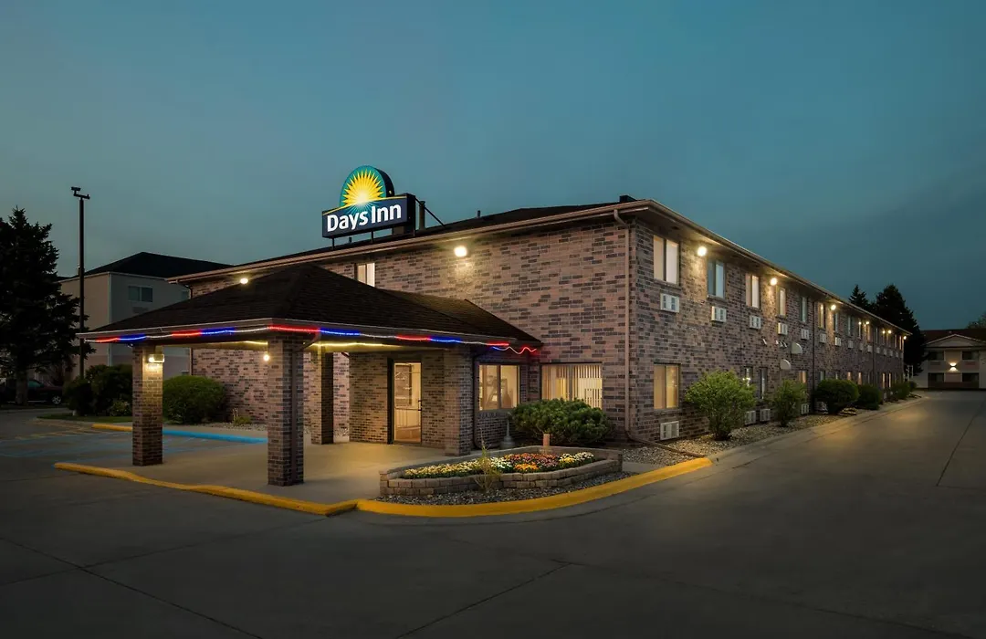 Days Inn By Wyndham Columbia Mall-1