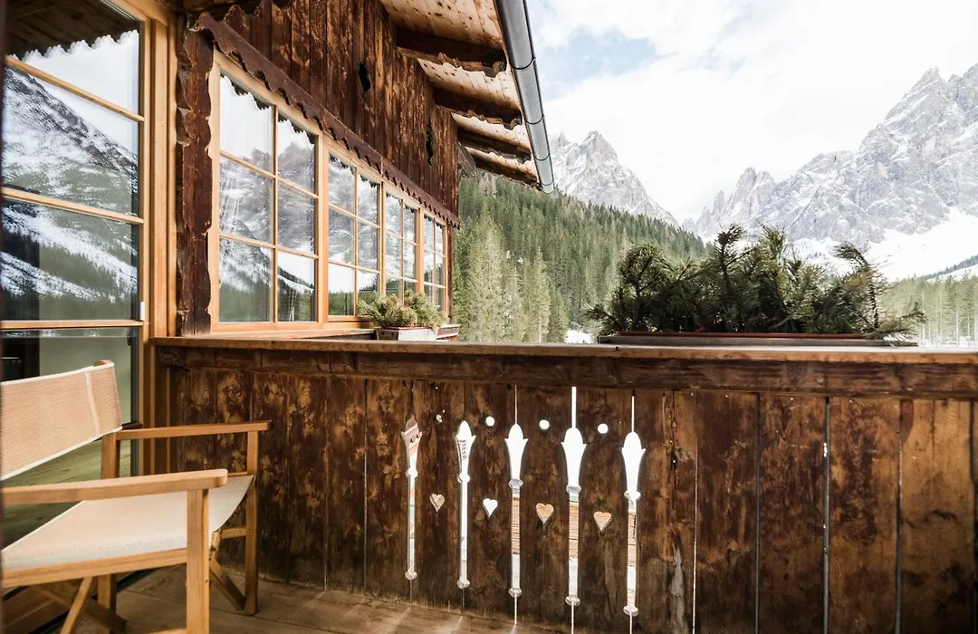 Hotel Dolomitenhof & Chalet Alte Post-1
