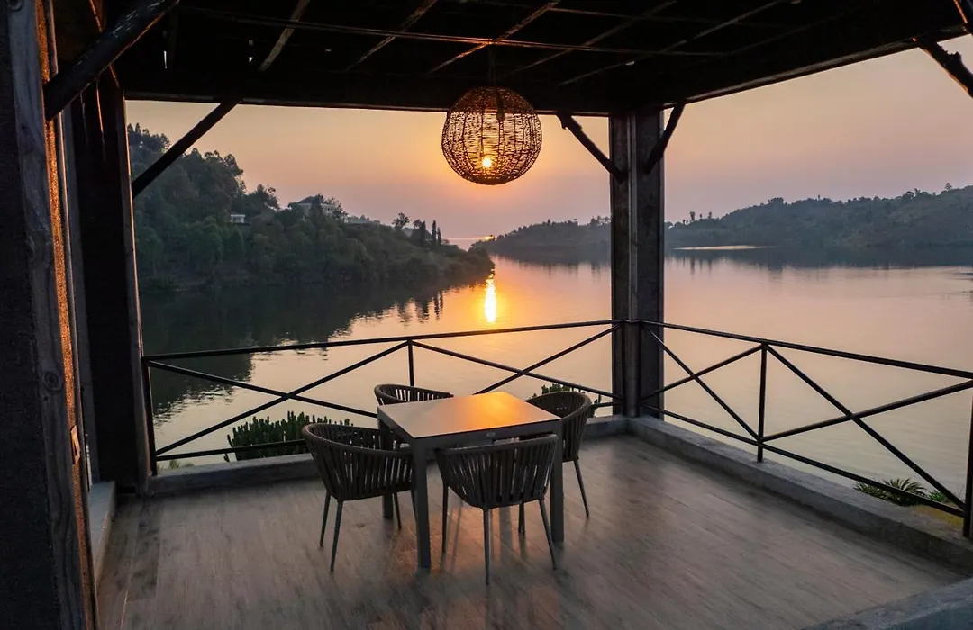 Lux* Lake Kivu-1