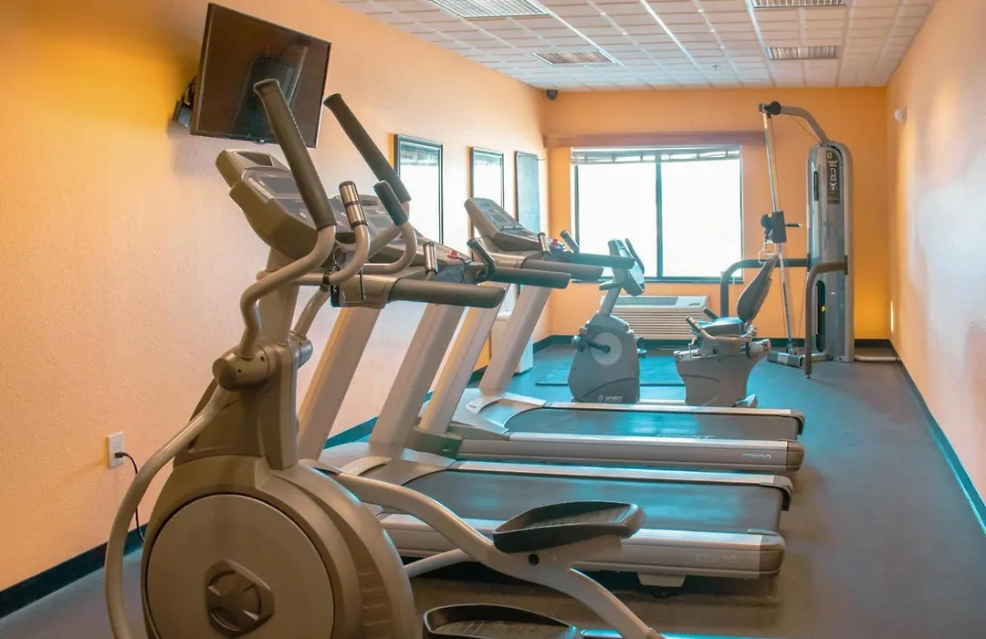 Comfort Inn & Suites Grand Forks Near Alerus Center-1