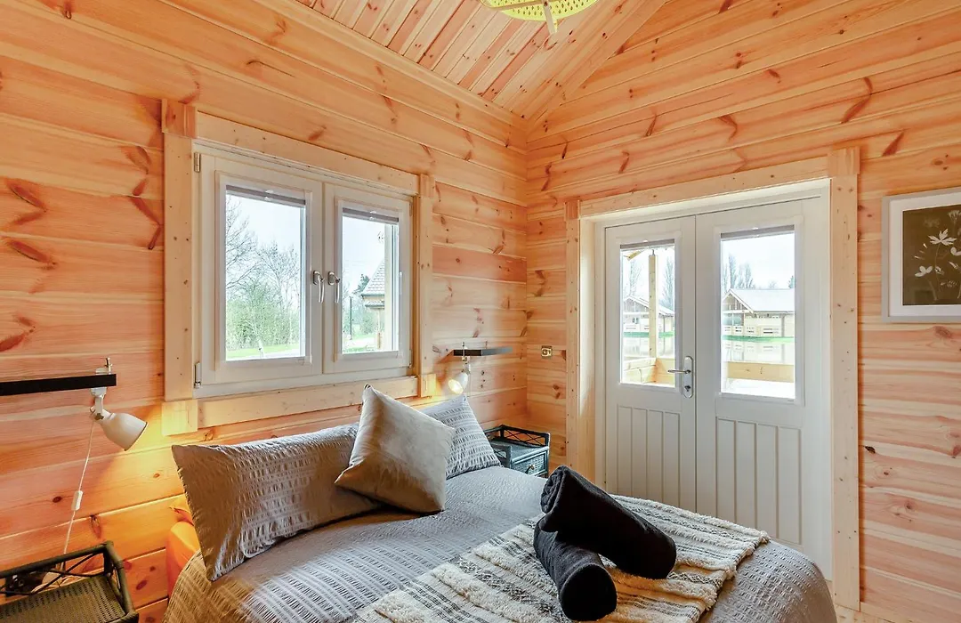 Holly Tree Lodges-1