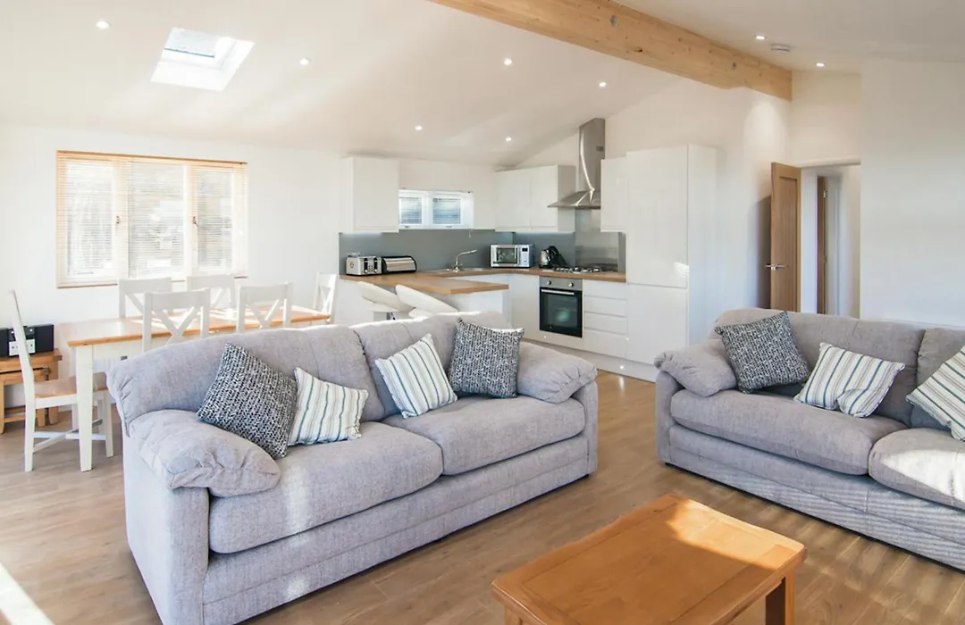 Caddys Corner Lodges-1