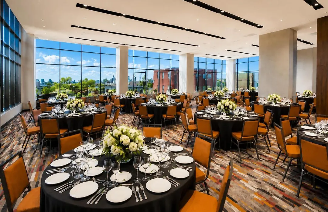 Holiday Inn Hotel & Suites - Montreal Centre-Ville Ouest By Ihg-1