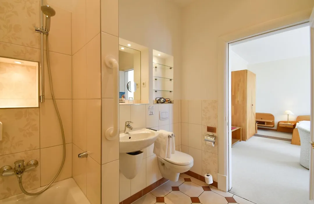 Bio- und Gesundheitshotel Gutshaus Stellshagen-1