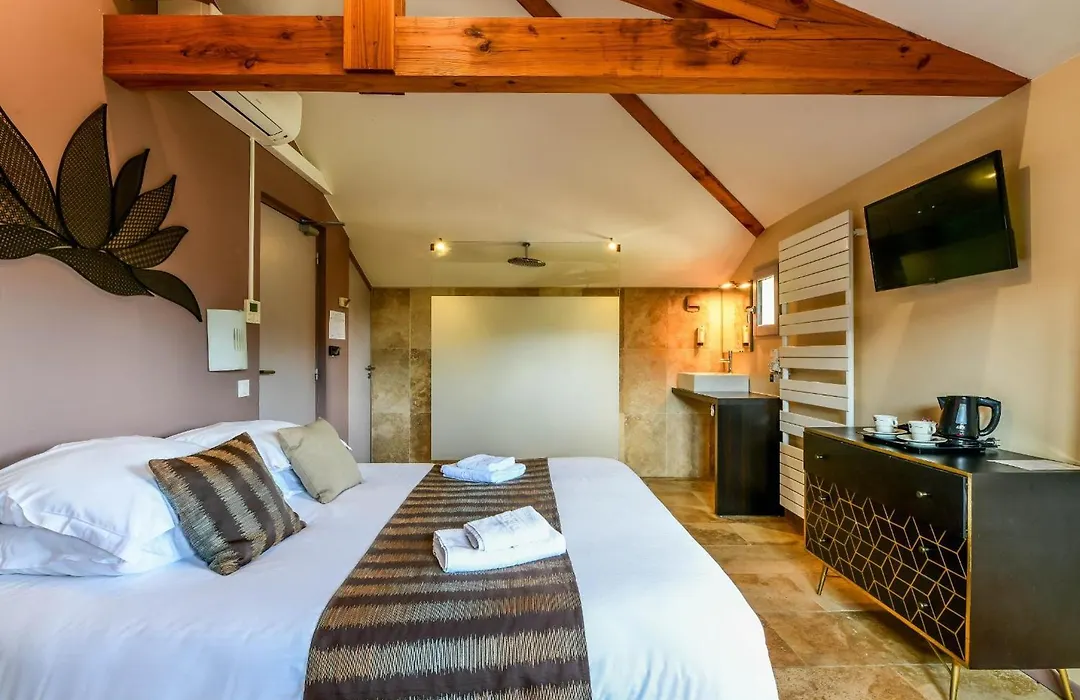 Logis L'Auberge de Larressingle-1