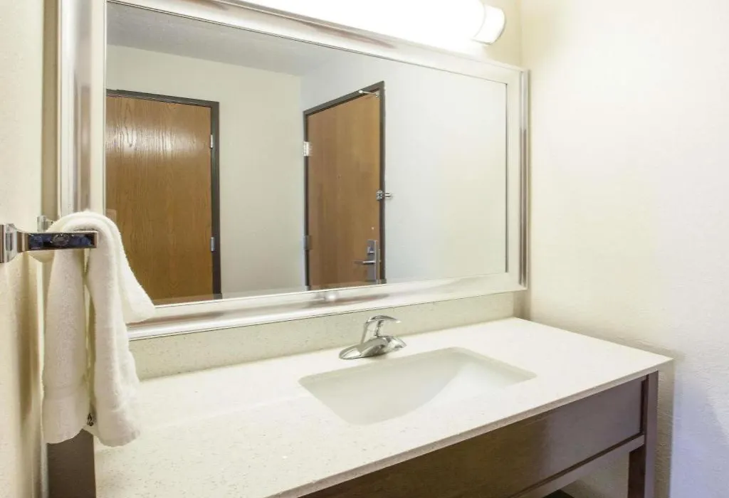 Baymont By Wyndham Auburn-1