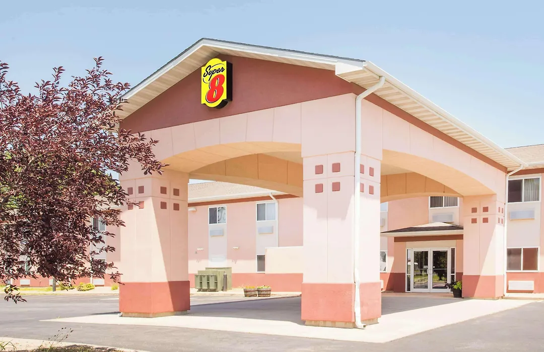 Super 8 By Wyndham Iola Ks-1