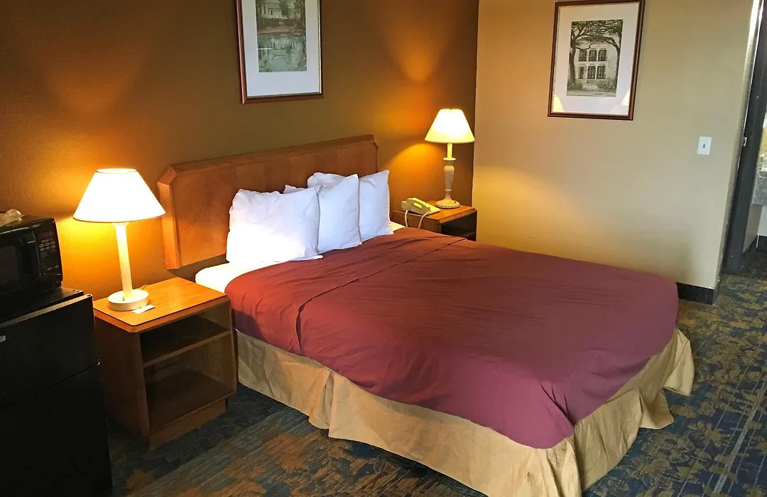 Americas Best Value Inn-Livonia/Detroit-1