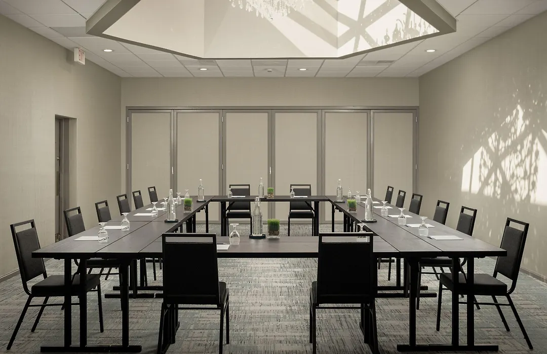 Four Points By Sheraton Milwaukee North Shore-1