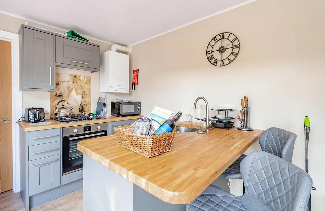 Woodland Lakes Boutique Lodges-1