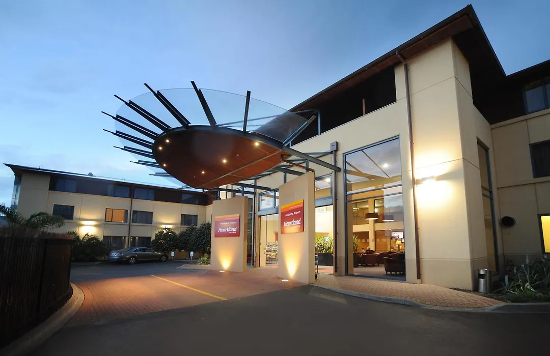 Heartland Hotel Auckland Airport-1