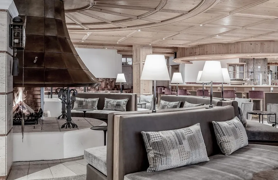 Hotel Alpina Deluxe-1