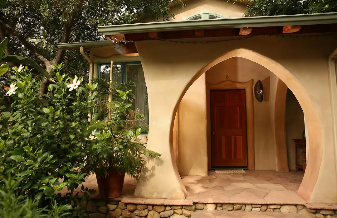 The Emerald Iguana Inn-1