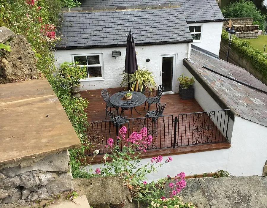 Teardrop Cottage-1