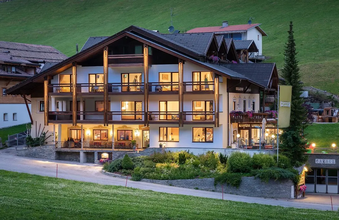 Berghotel Alpenfrieden-1