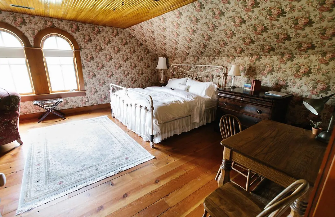 Round Barn Farm B & B Event Center-1