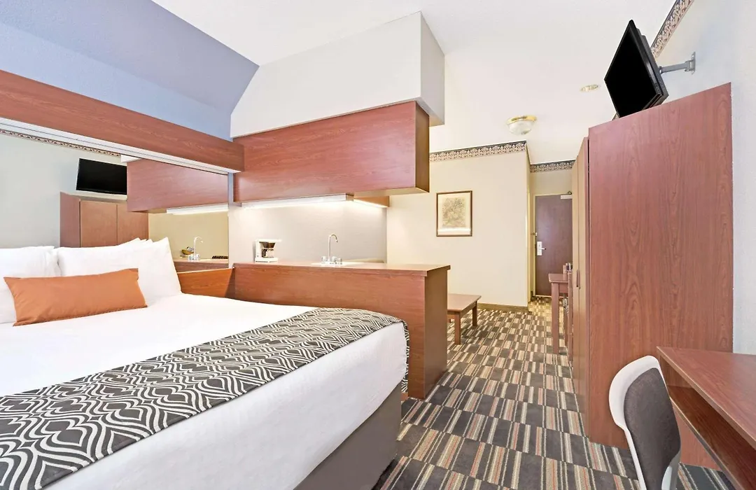Microtel Inn & Suites Urbandale-1