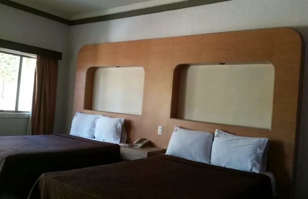 Hotel Azteca Inn-1