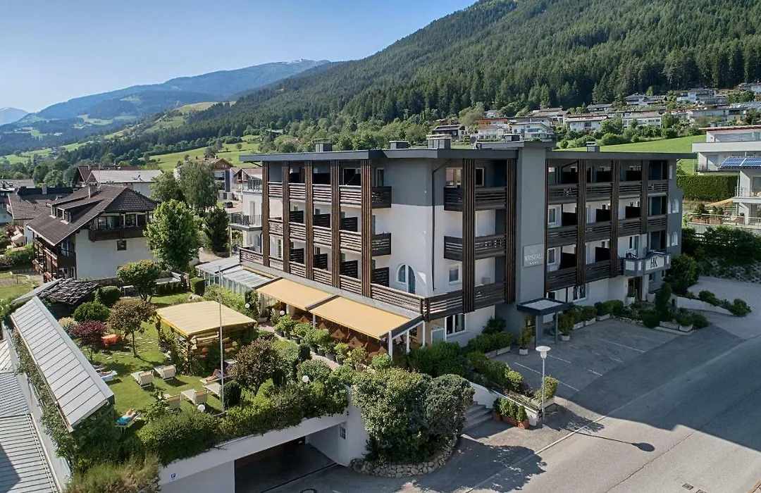 Hotel Kristall-1
