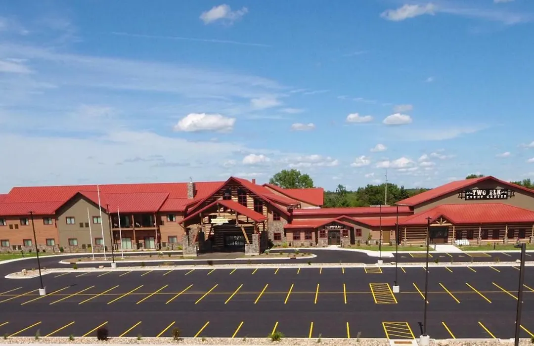 The Lodge At Mauston-1