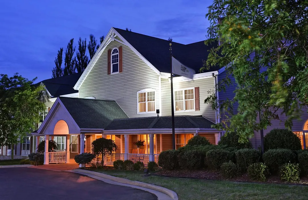 Country Inn & Suites By Radisson, Freeport, Il-1